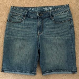 Bermuda Mid Rise Jean Shorts Size 10
